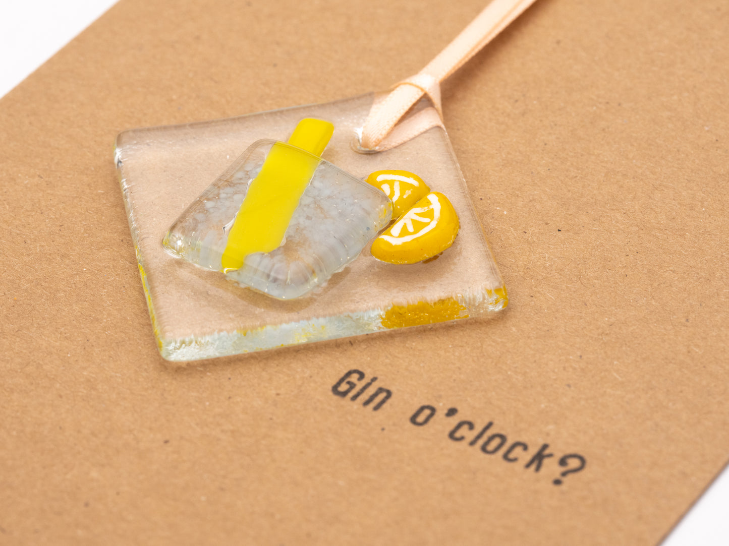 Keep Card Gin with lemon